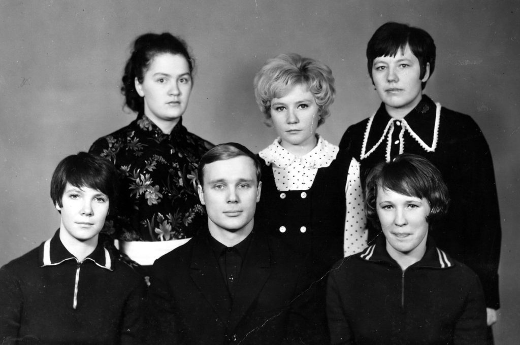 Команда-волейболисток-и-Павлючков-Г.А.-1024x680.jpg